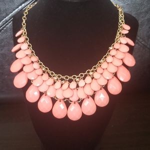 Statement necklace coral pink